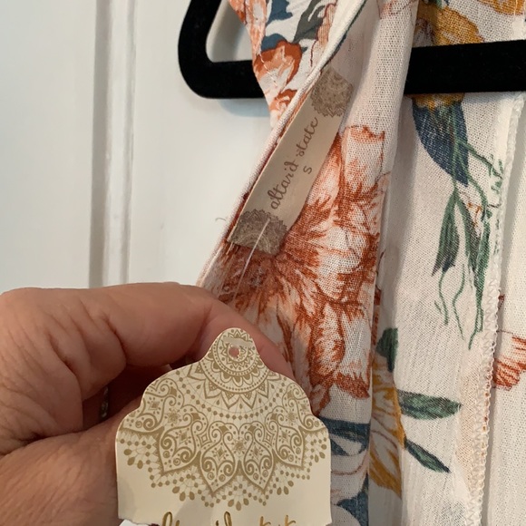 Altard State Floral Flutter Sleeve Flowy Blouse - Picture 6 of 6